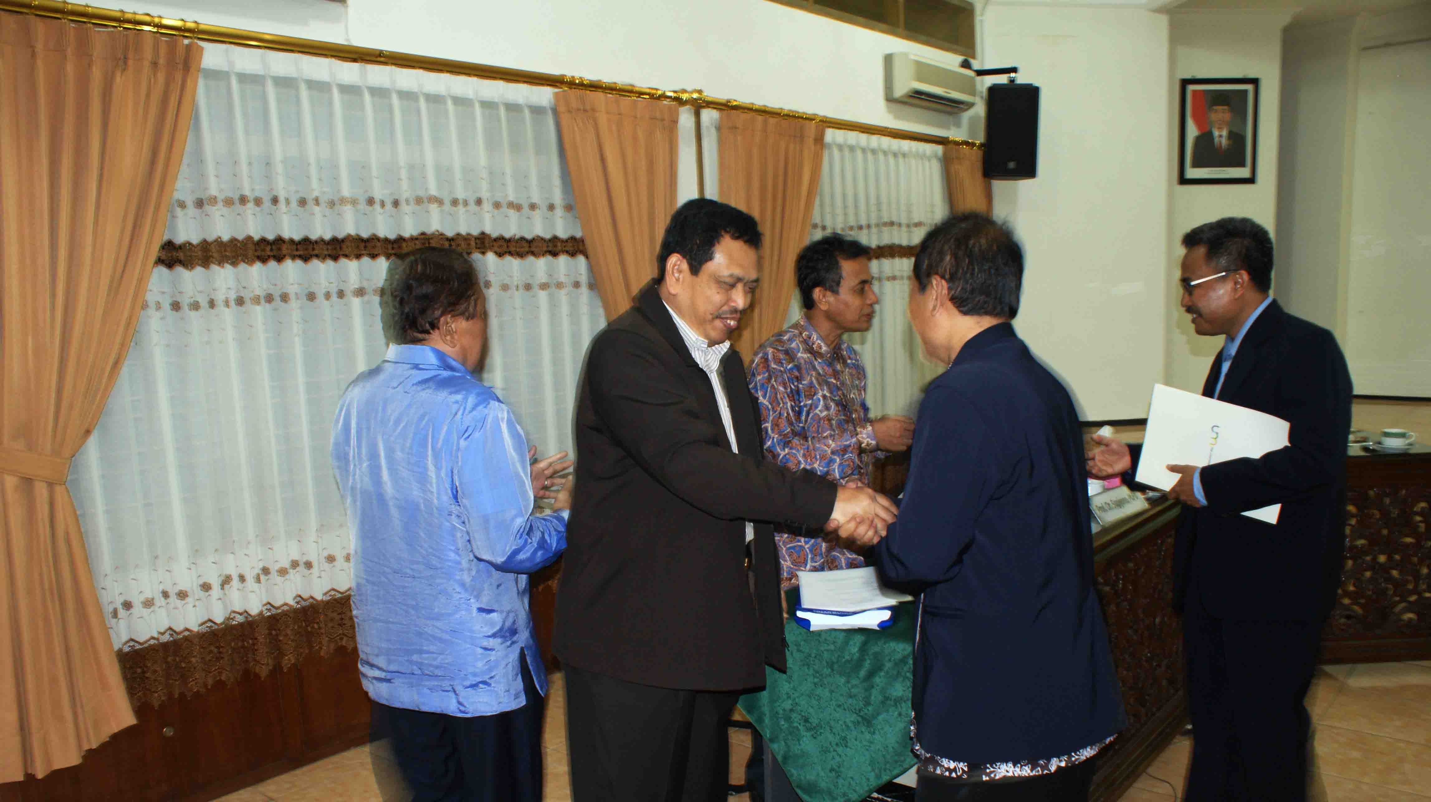 gambar1