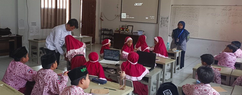 Peneliti UM Rancang Bahan Ajar Berbasis AI, Dorong Literasi Numerasi Sejak Dini
