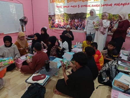 Bahasa Indonesia di Tengah Arus Asimilasi: Program Penguatan Literasi Anak WNI Usia Sekolah Dasar di Malaysia