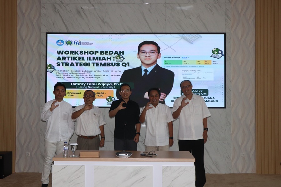 Sekolah Pascasarjana UM Gelar Workshop Bedah Artikel Ilmiah: Strategi Tembus Jurnal Internasional Bereputasi Q1 bersama Assoc. Prof. Dr. Tommy Tanu Wijaya dari Beijing Normal University